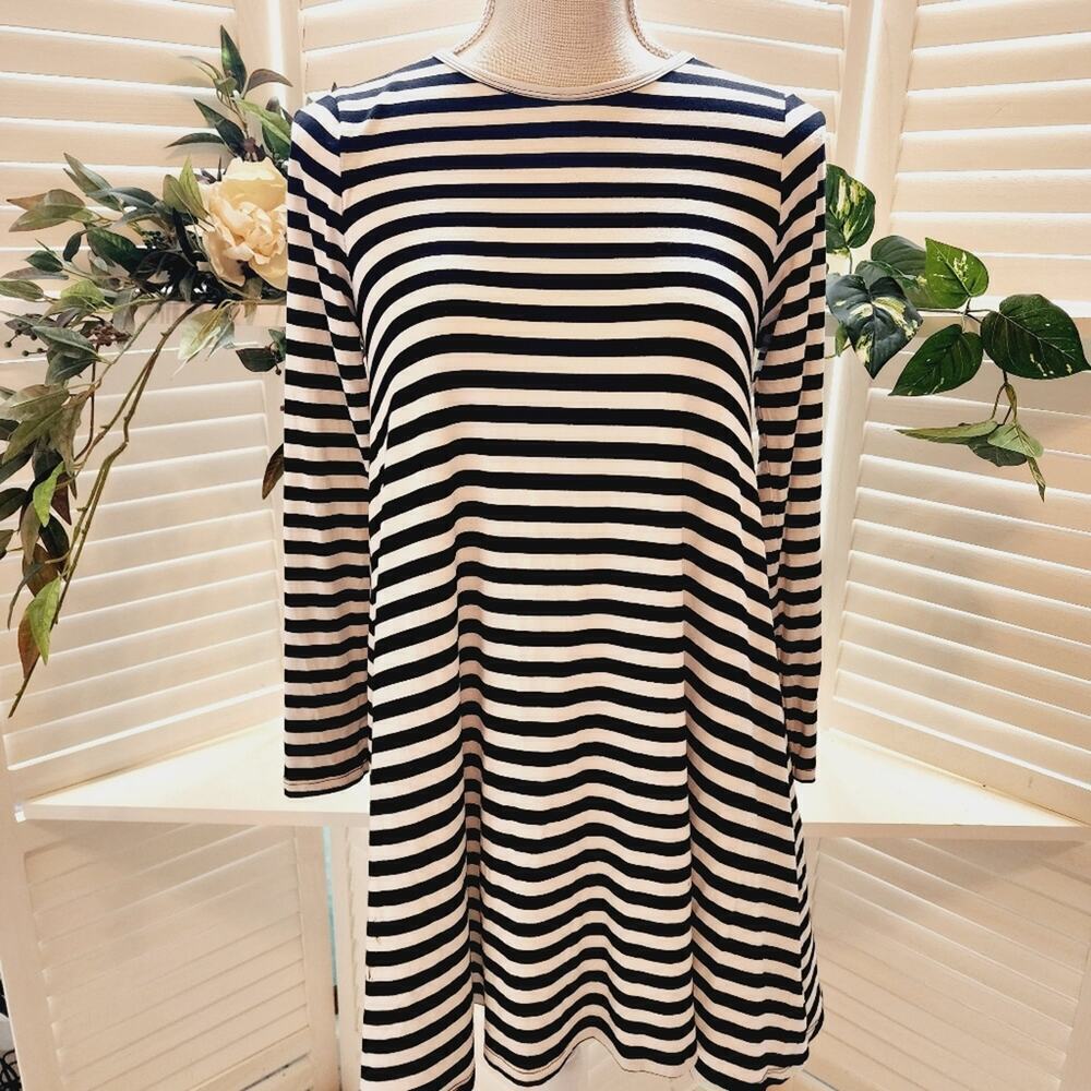 LOVERS & FRIENDS BLACK/WHITE STRIPE V BACK TUNIC DRESS SIZE SMALL